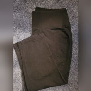 Lane Bryant  Livi Women's plus leggings. Capri . New w/o Tags.  Black size 10/12